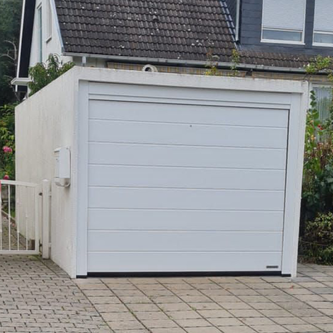 Modernes Garagentor